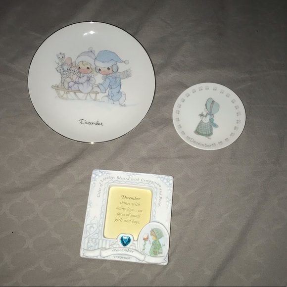 COPY - Lot of 3 December Precious Moments Items